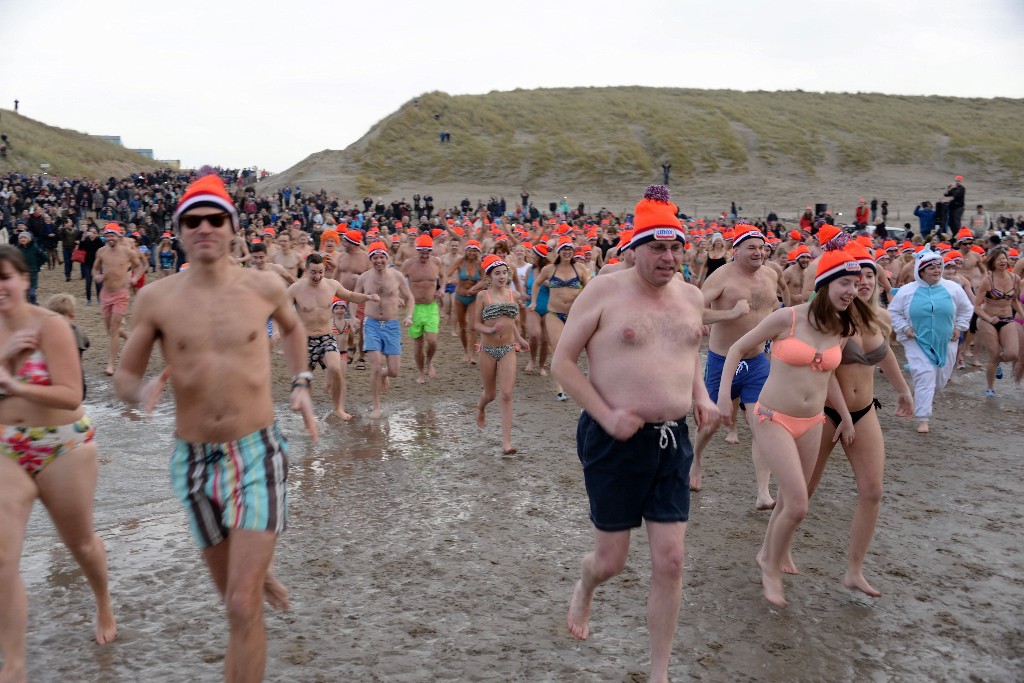 ../Images/Nieuwjaarsduik Nederzandt 2016 042.jpg